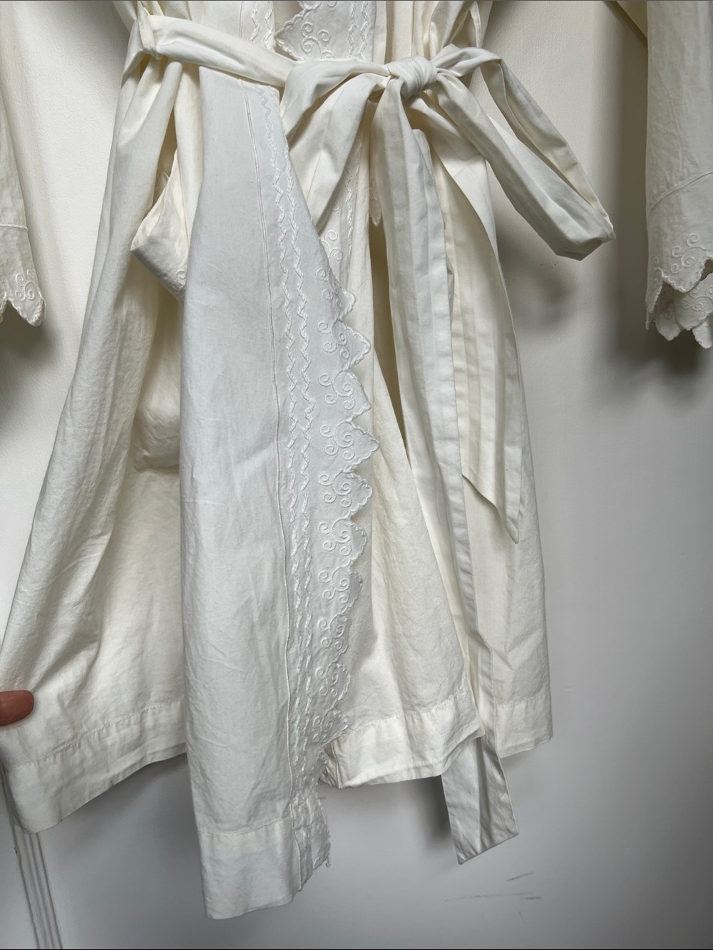 Dôen Edna 100% Cotton Robe in Cream  Eyelet Trim Tie Waist - Picture 7 of 14